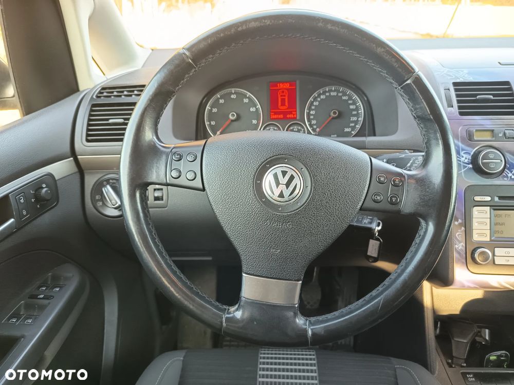 Volkswagen Touran 1.6 - 10