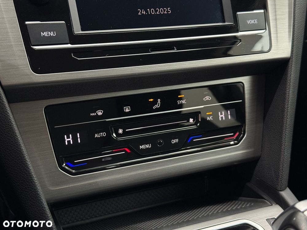 Volkswagen Passat 2.0 TDI EVO Essence DSG - 23