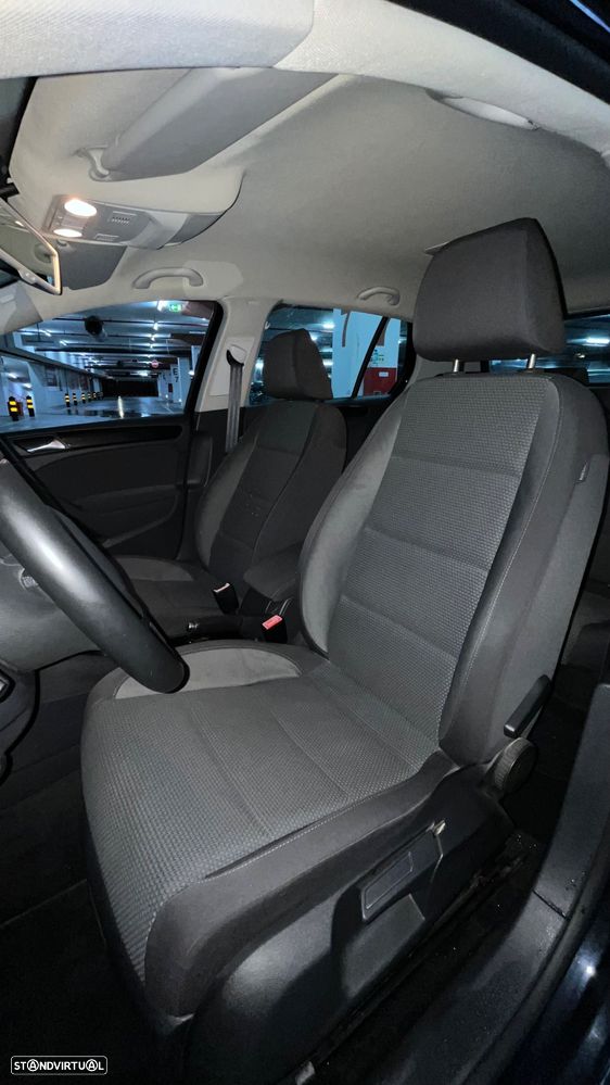 VW Golf 1.6 TDi Confortline - 8