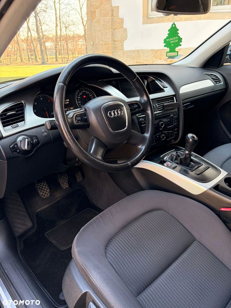 Audi A4 Avant - 27