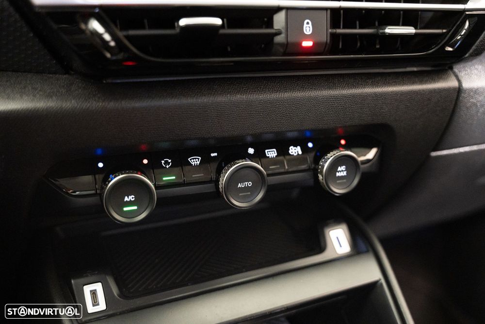 Citroën C4 1.2 PureTech Shine - 25