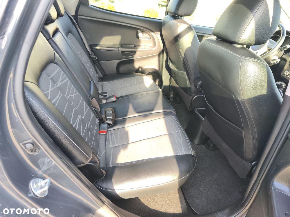 Kia Venga - 21