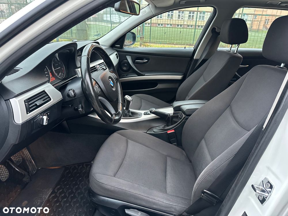 BMW Seria 3 320d - 11