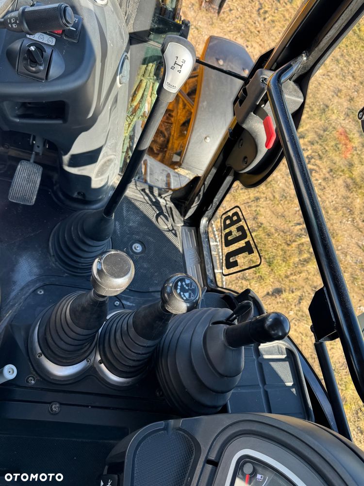 JCB 3CX / KOPARKO-ŁADOWARKA / 2019 ROK / 4200 MTH / KLIMATYZACJA / SPROWADZONA - 32