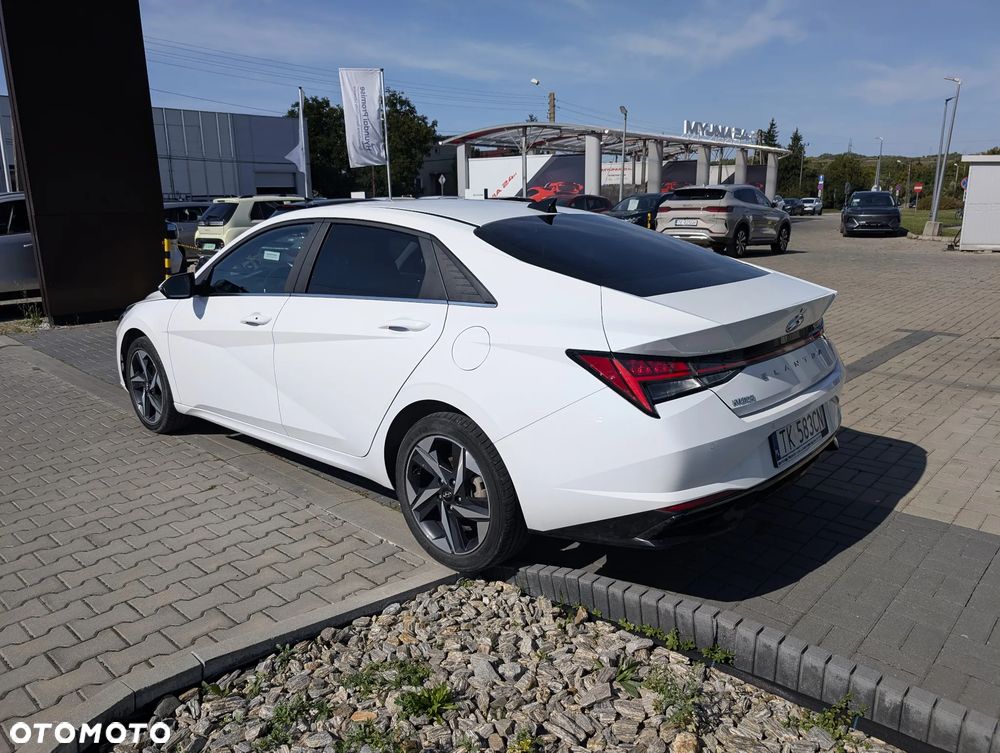 Hyundai Elantra 1.6 Executive - 7