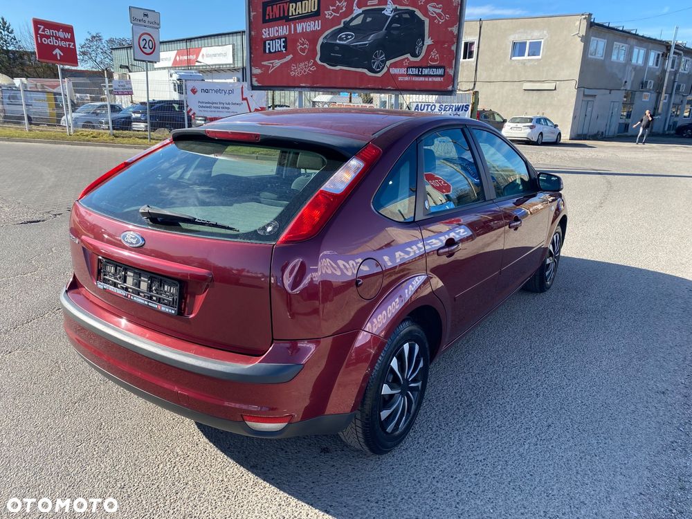 Ford Focus 1.6 16V Ghia - 24