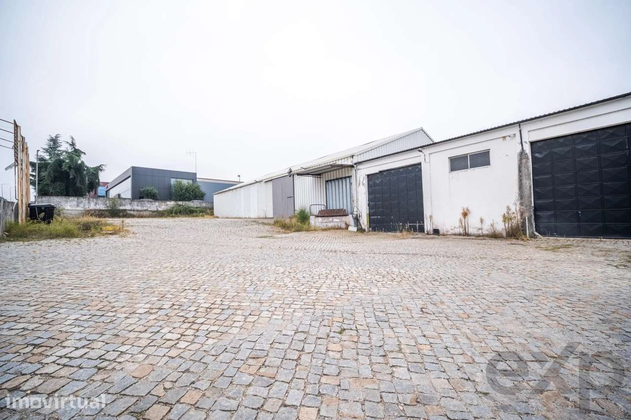 Armazém e escritórios em Penafiel, 3.327 m² e ampliação aprovada - Grande imagem: 2/22