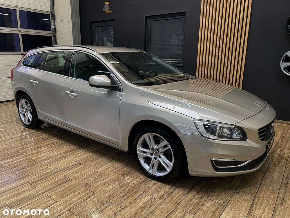 Volvo V60 D2 Momentum - 6