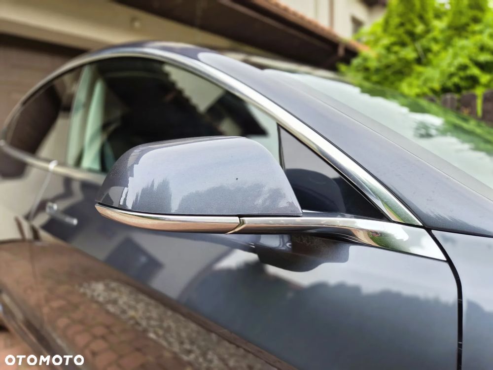 Tesla Model 3 - 30