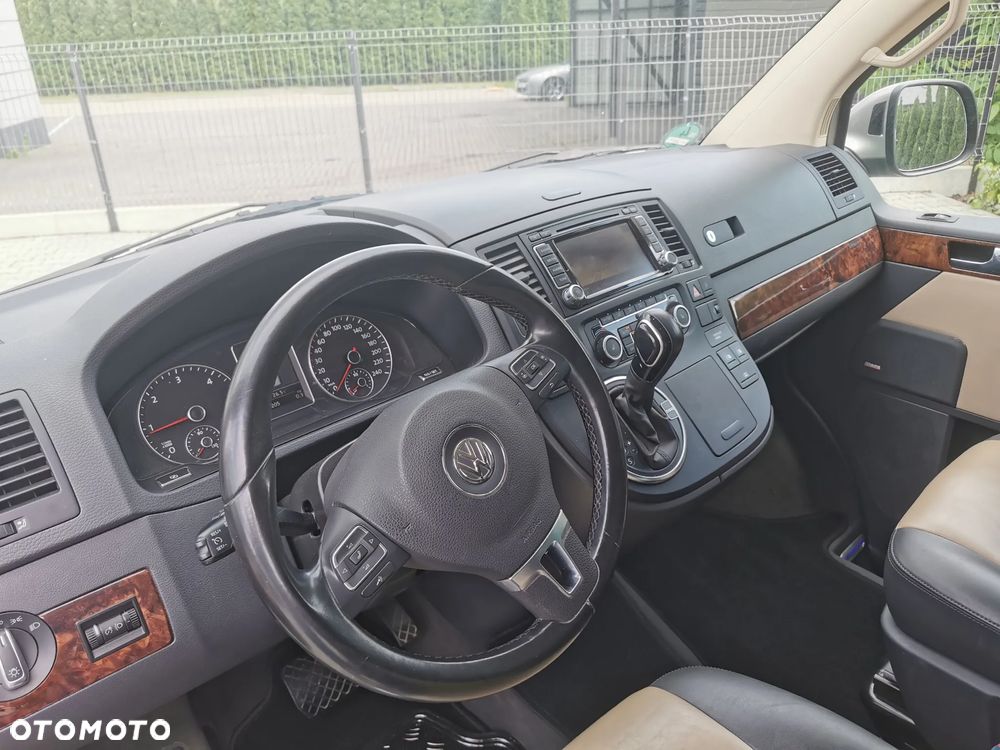Volkswagen Multivan - 25