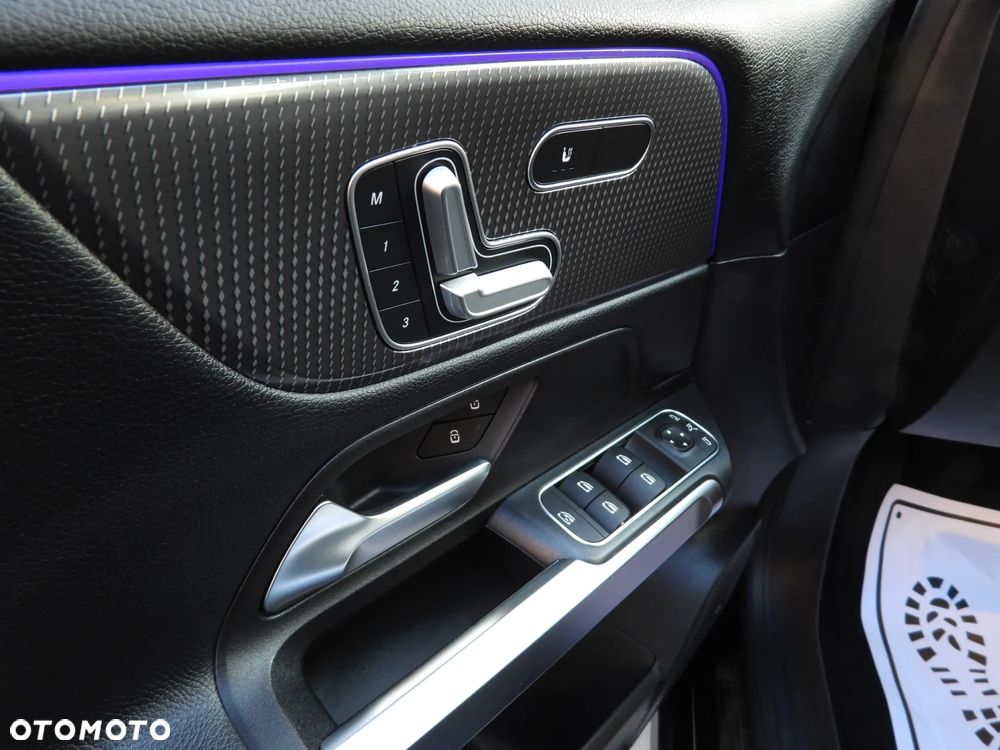 Mercedes-Benz GLB 200 d 8G-DCT Progressive Advanced - 29