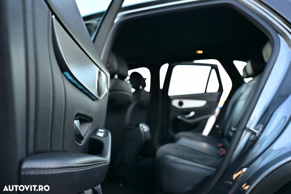 Mercedes-Benz GLC 250 d 4MATIC 9G-TRONIC AMG Line - 32