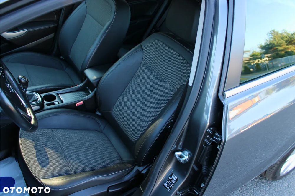 Opel Astra 1.7 CDTI DPF Cosmo - 16