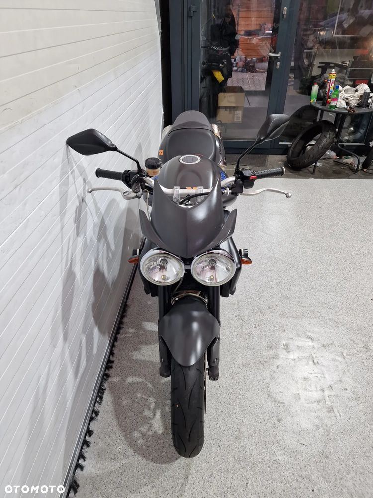 Triumph Street Triple - 14