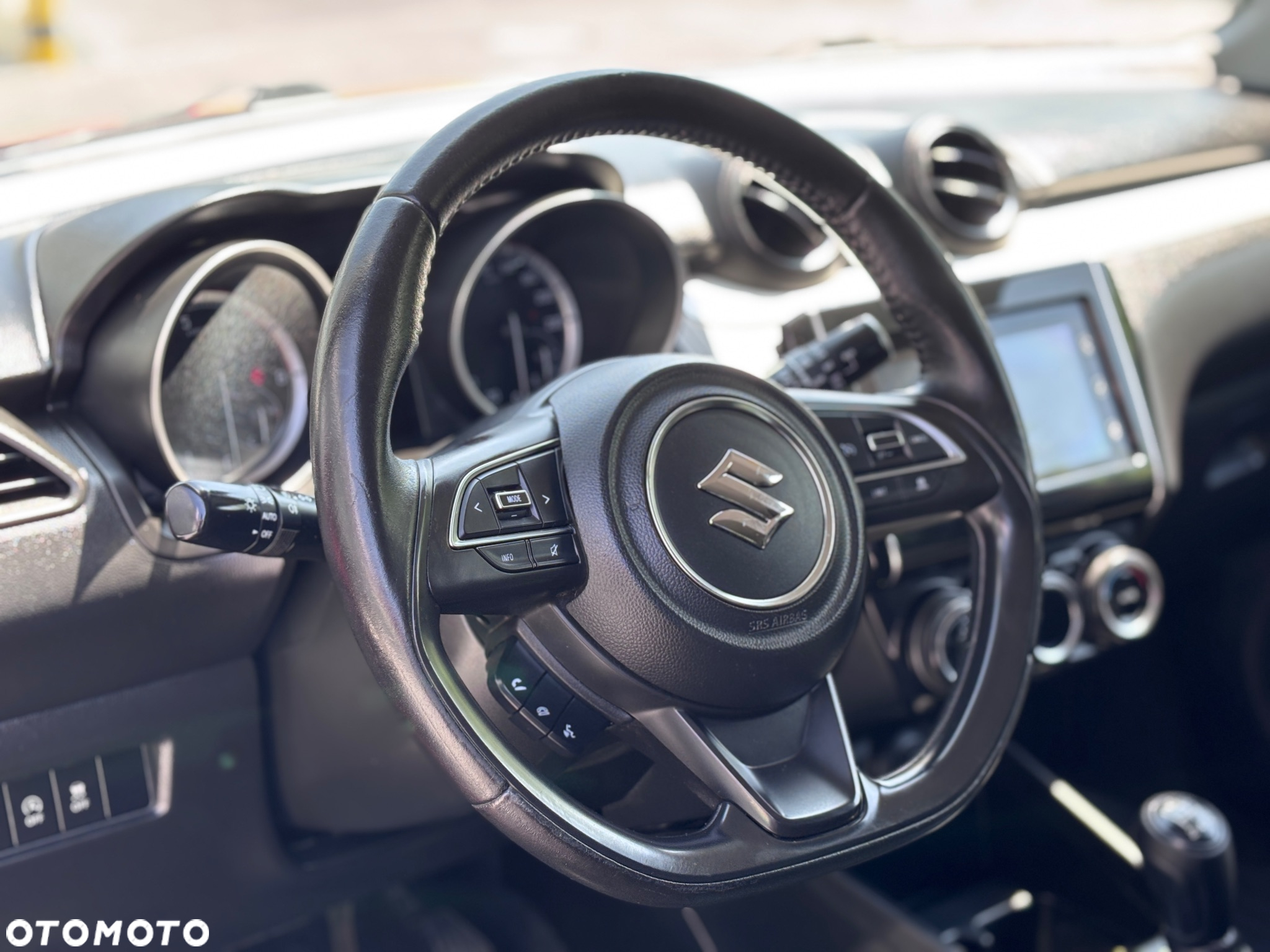 Suzuki Swift 1.2 Premium - 29