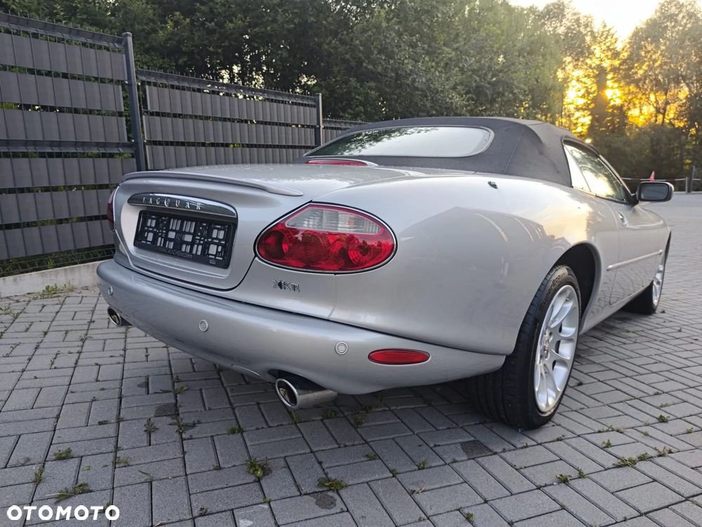 Jaguar XK8 - 13