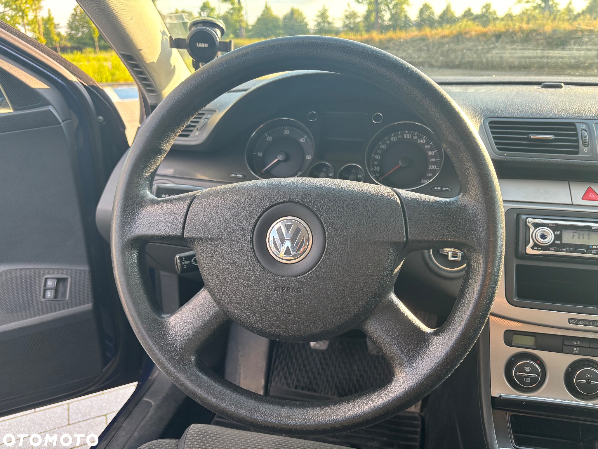Volkswagen Passat 2.0 TDI Comfortline - 26