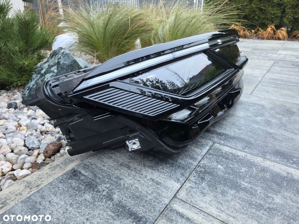 vw touareg iii 3 760 761 r line lampa prawa przód full led matrix black 761941082a - 5