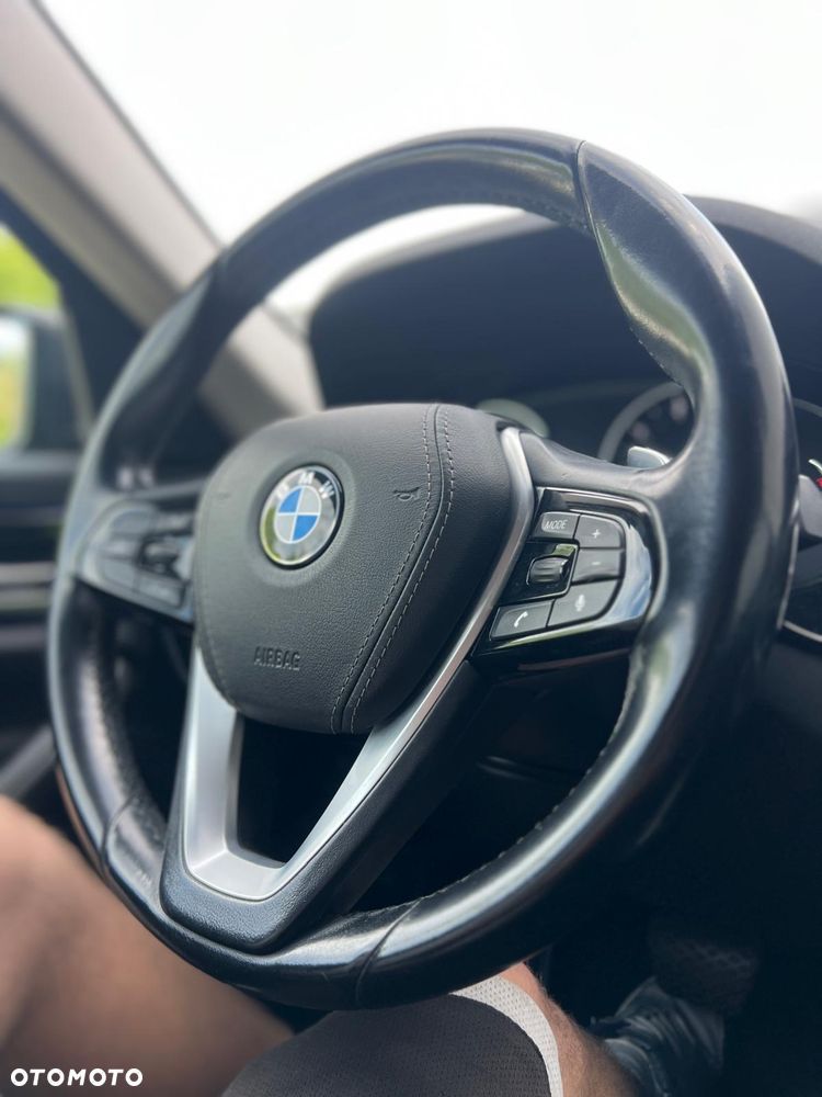 BMW Seria 5 520d Sport - 11