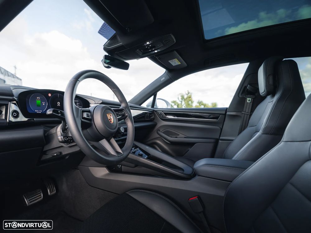 Porsche Macan Electric - 16