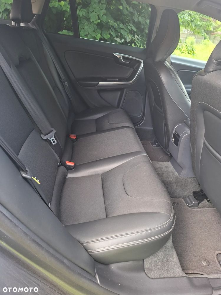 Volvo V60 D2 Drive-E Momentum - 14