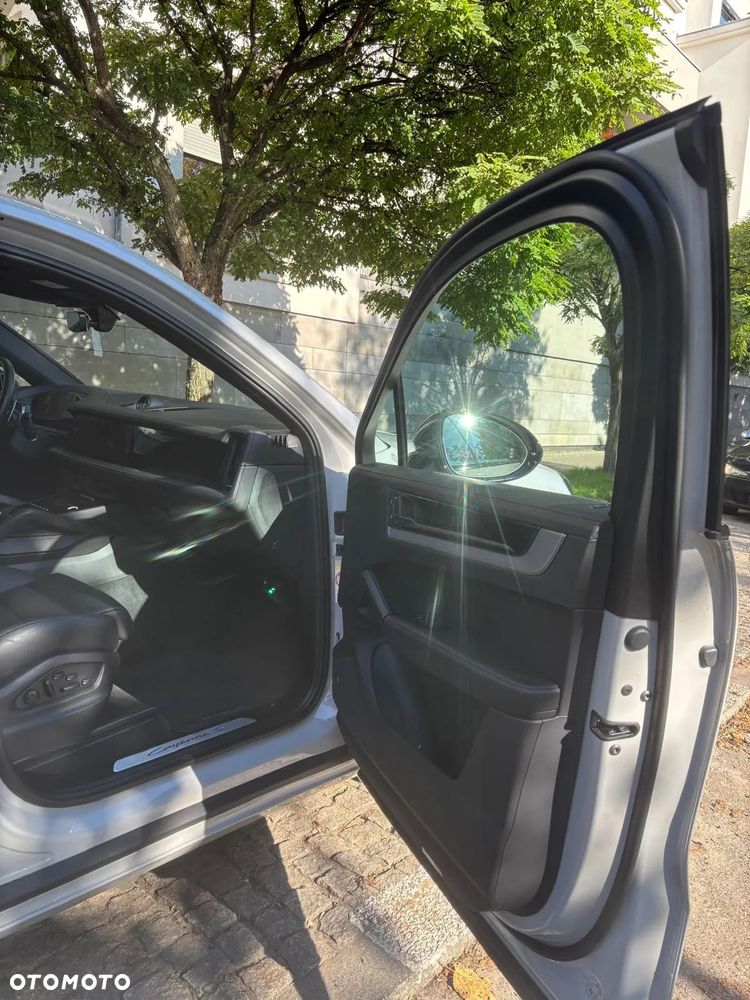 Porsche Cayenne Coupe S E-Hybrid PHEV - 10