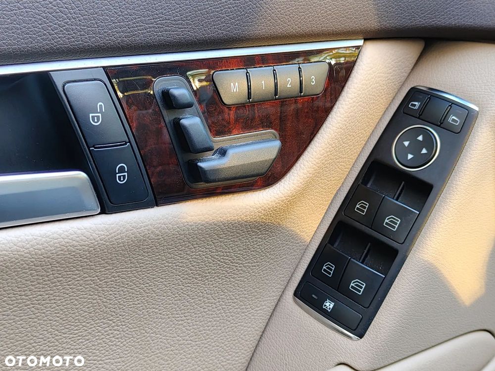 Mercedes-Benz Klasa C 350 4Matic (BlueEFFICIENCY) 7G-TRONIC Avantgarde - 16