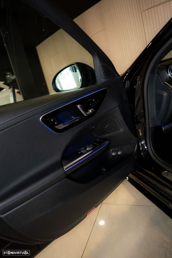 Mercedes-Benz C 300 e AMG Line - 26