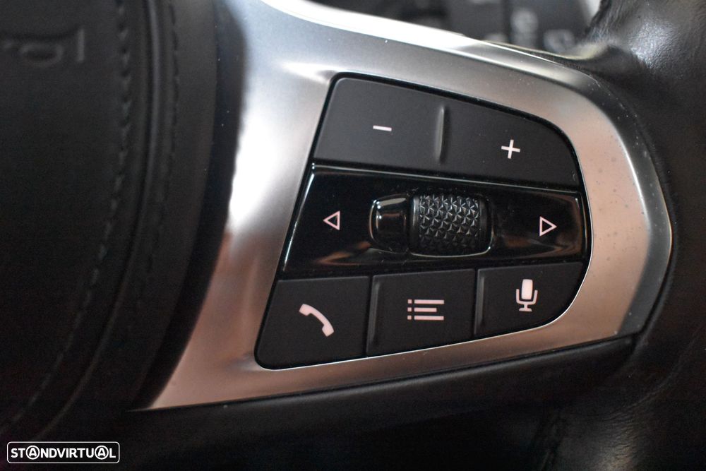 BMW 116 d Pack Desportivo M Auto - 47