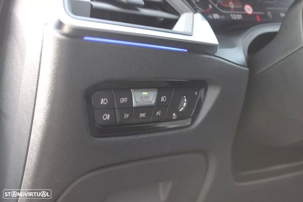 BMW 420 d Desportiva M Auto - 13