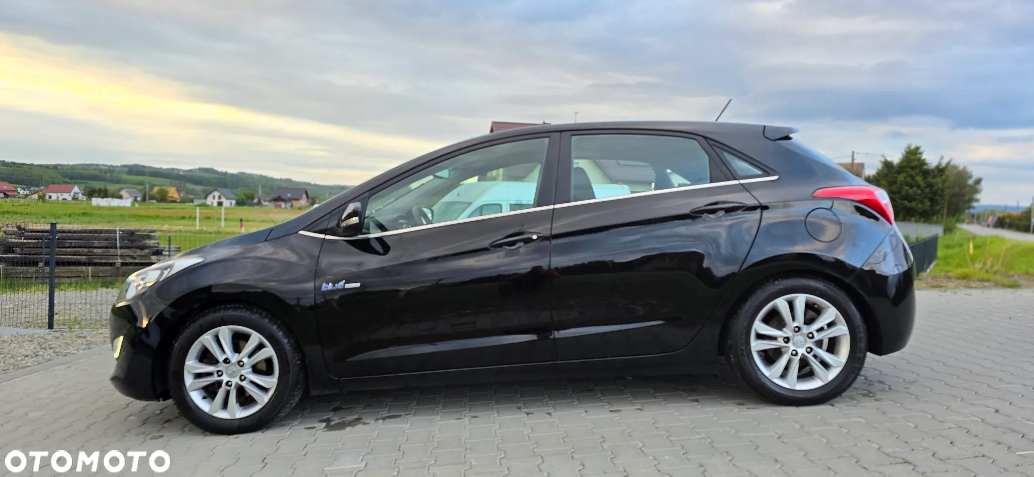 Hyundai i30 blue 1.6 CRDi Trend - 17