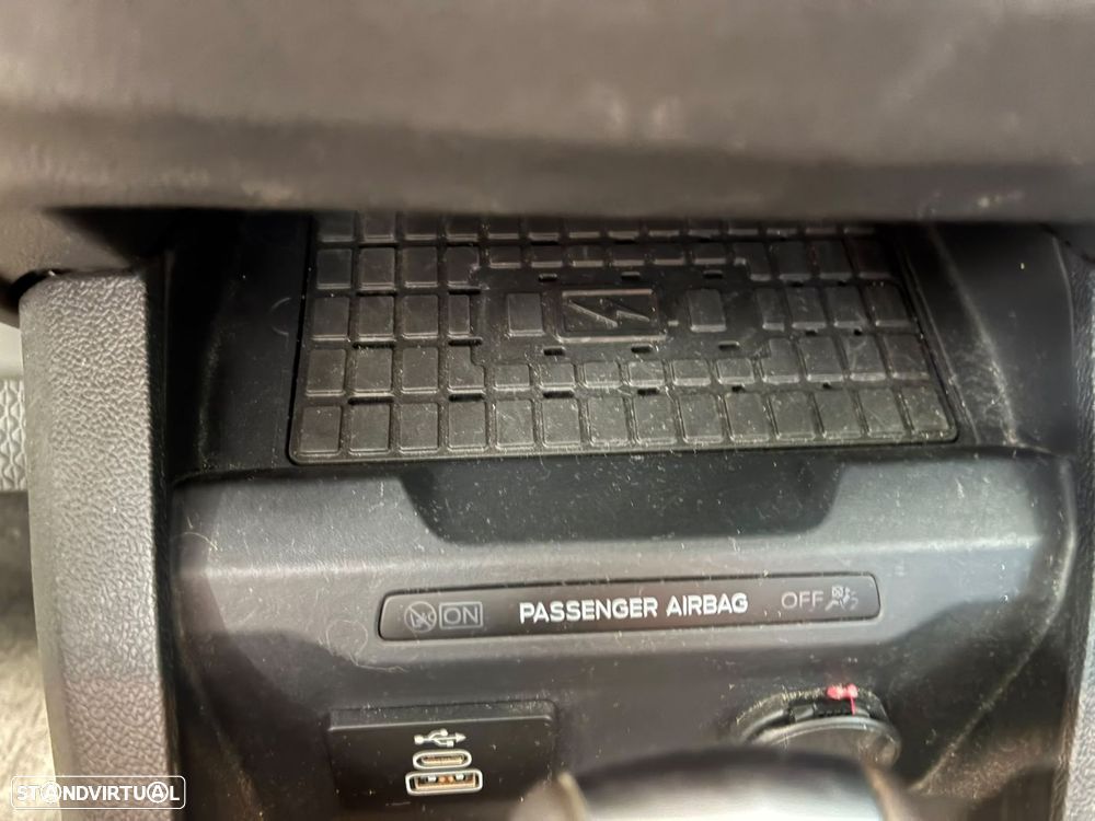 Ford Transit Courier 1.0 EcoBoost Active DCT - 28