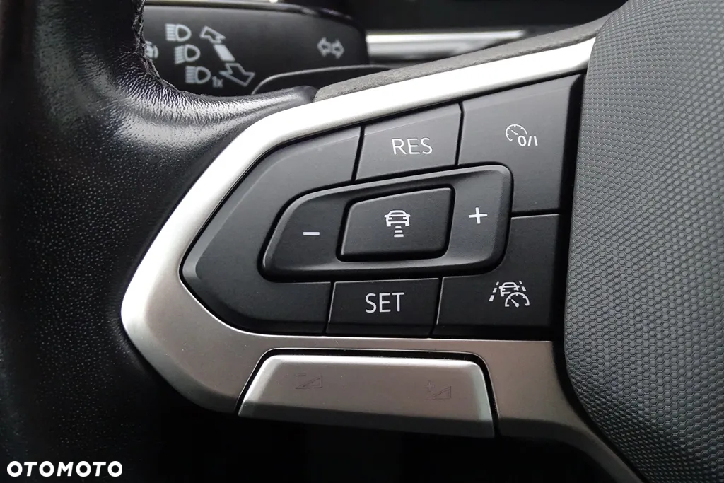 Volkswagen Passat Variant 2.0 TDI SCR DSG 4Motion Elegance - 33