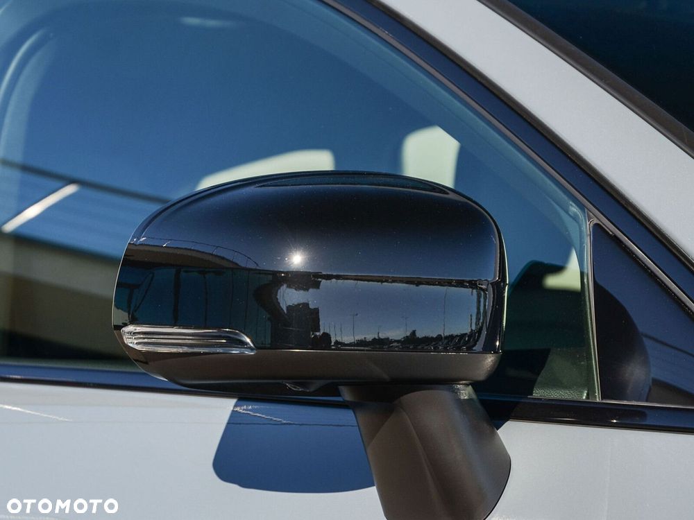 Volvo XC 60 B4 D AWD Plus Dark - 16
