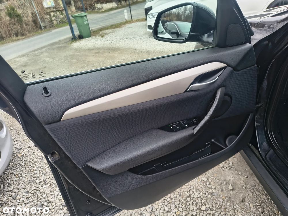 BMW X1 sDrive16d xLine - 16