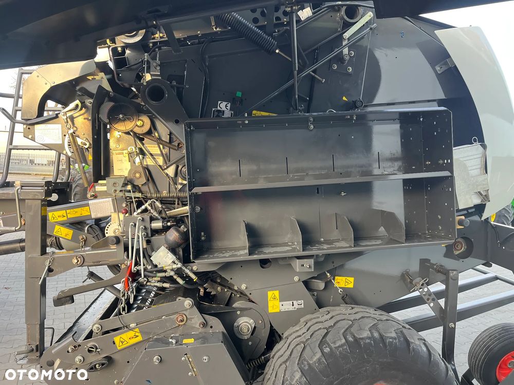 Claas Variant 380 - 9