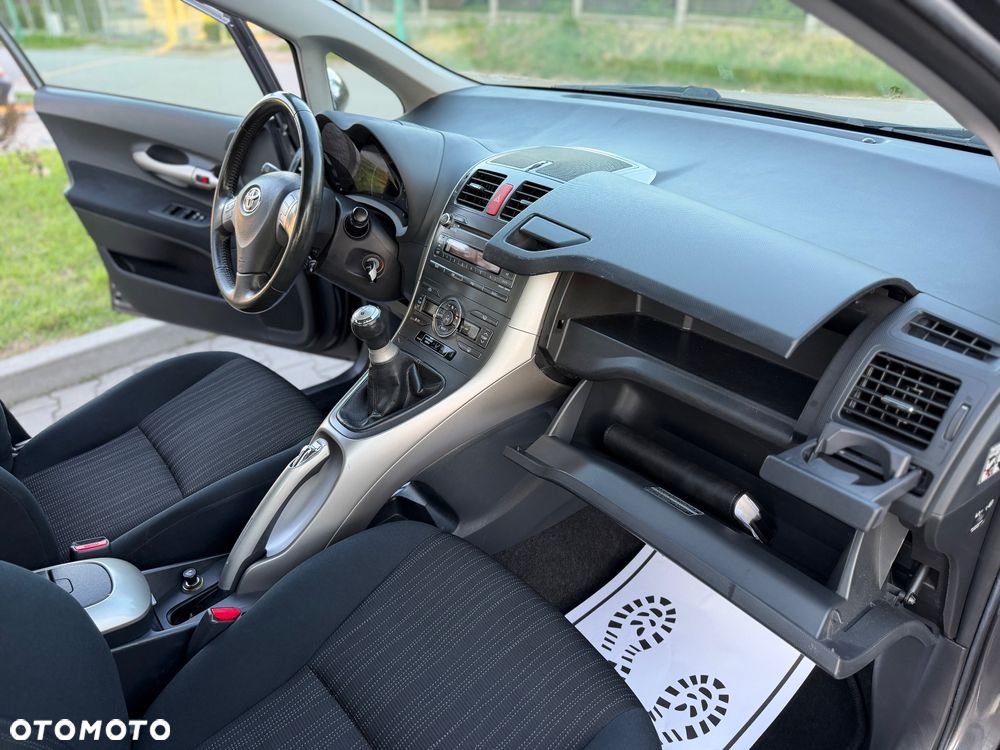 Toyota Auris 1.6 VVT-i Executive - 36