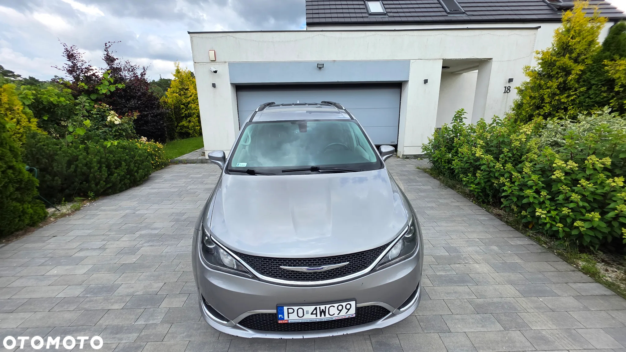 Chrysler Pacifica - 8