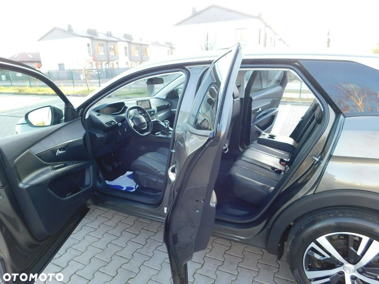 Peugeot 3008 1.5 BlueHDi Allure S&S - 12