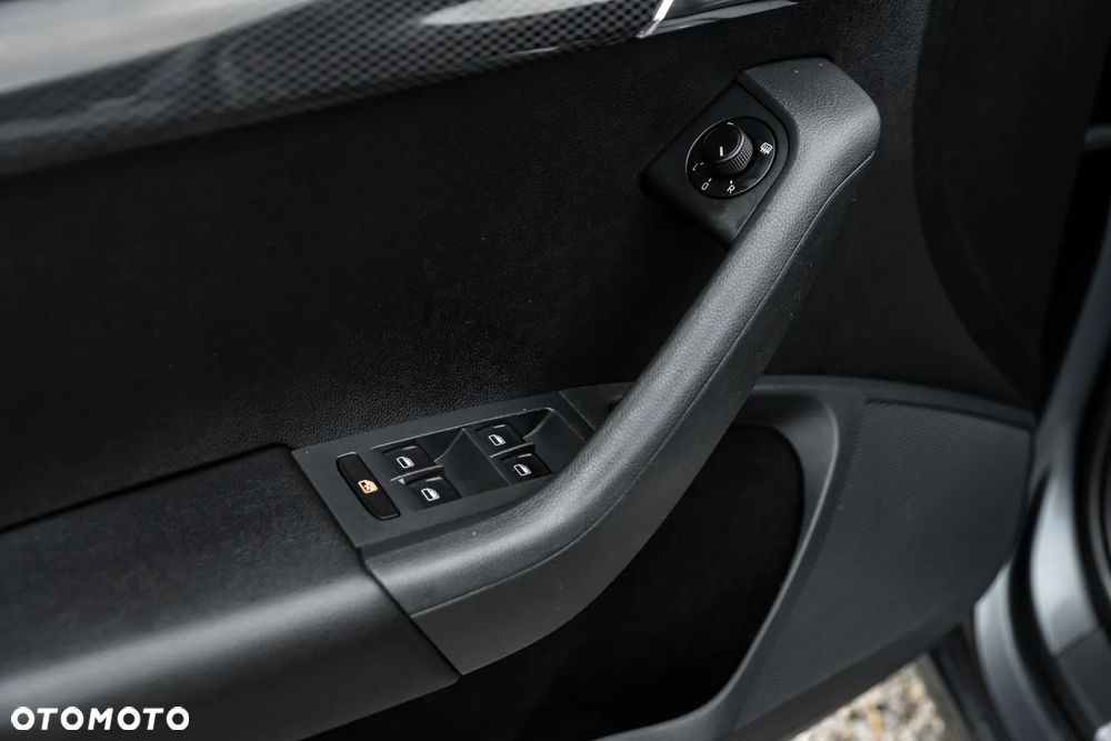 Skoda Octavia 2.0 TDI DSG RS - 19