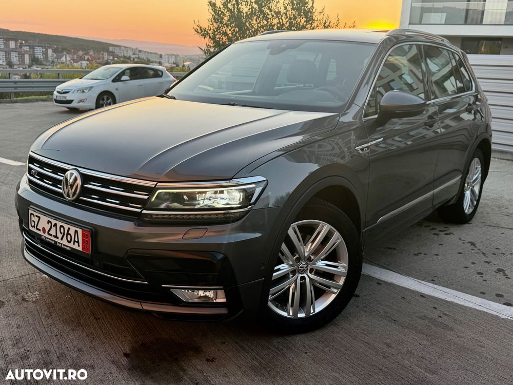 Volkswagen Tiguan - 1