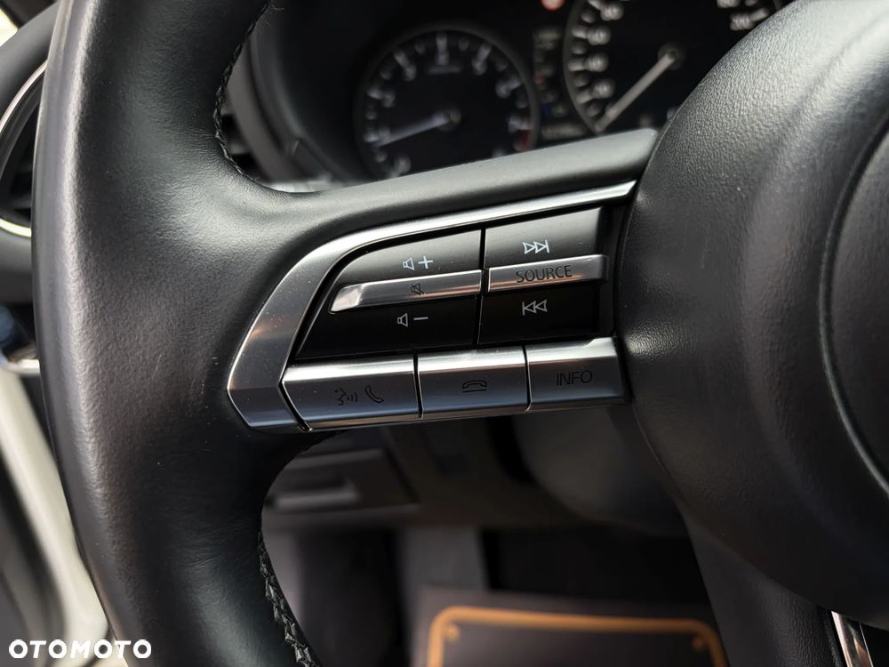 Mazda 3 SKYACTIV-G 2.0 M-Hybrid DRIVE - 24