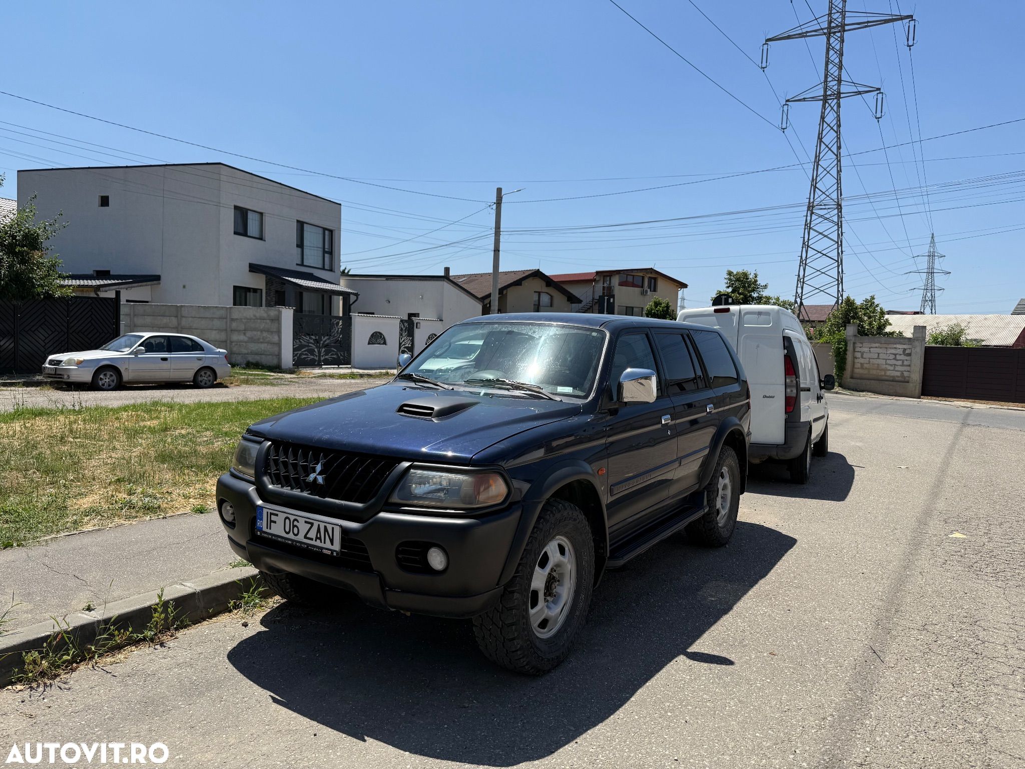 Mitsubishi Pajero Sport 2.5 TD Intense - 1