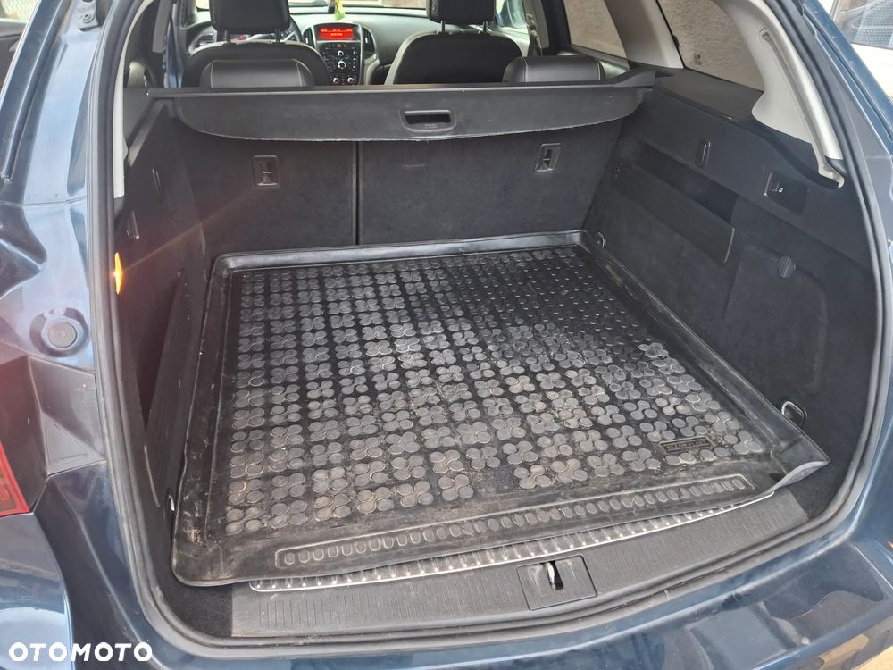 Opel Astra 1.4 T Cosmo - 12