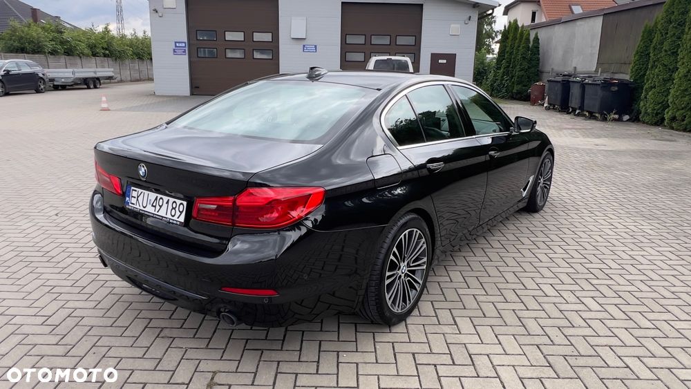 BMW Seria 5 520i Sport Line - 9