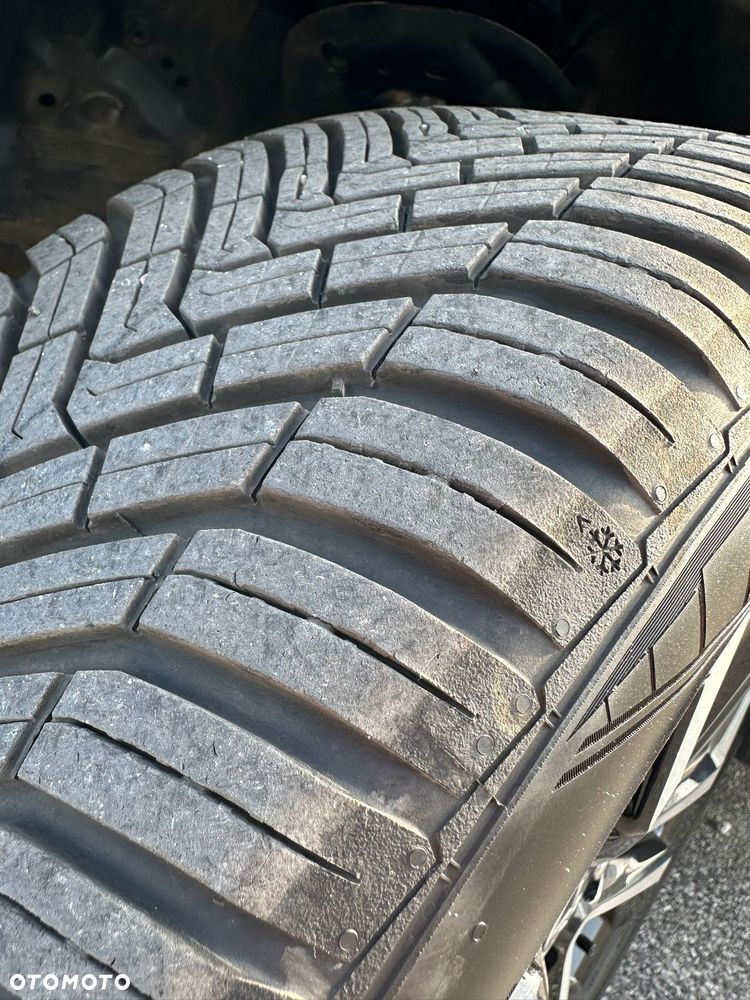 Toyota Yaris Cross - 15