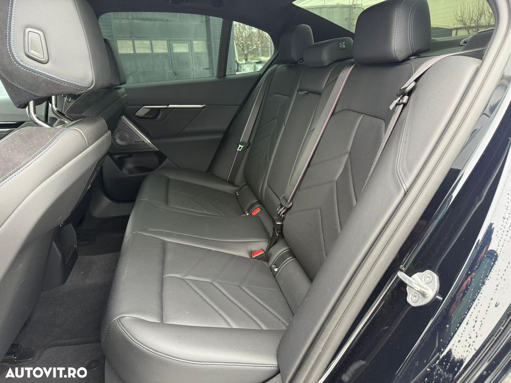 BMW Seria 5 520d xDrive AT MHEV - 18