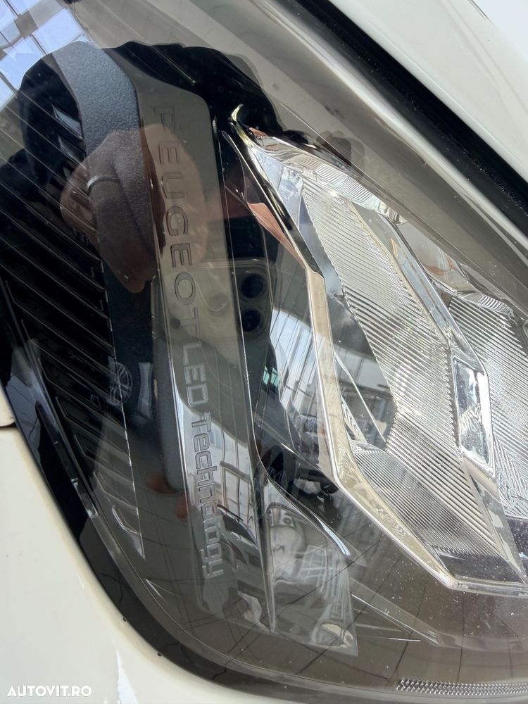 Peugeot 2008 PureTech 100 Allure - 29