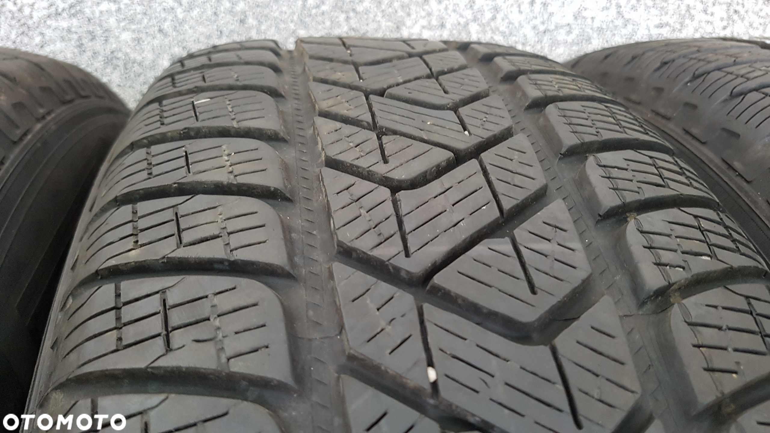 OPONY ZIMOWE PIRELLI SCORPION 215/65R17 215/65/17 - 16