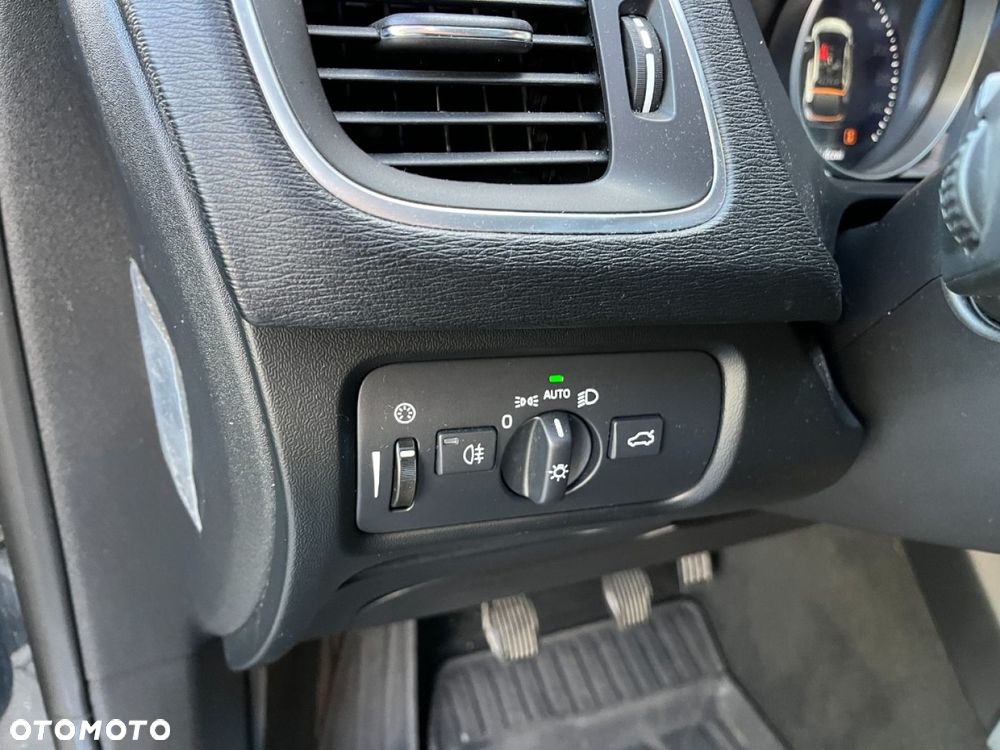 Volvo V40 D2 Inscription - 16
